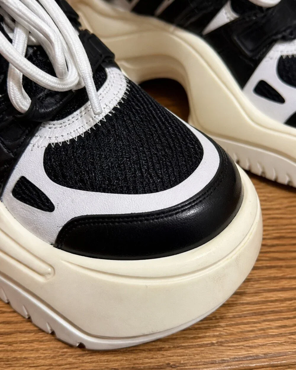 Louis Vuitton Platform Sneakers US 7